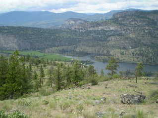 Top of intermediate peak looking west towards the south end of Vaseux Lake, The Ponds, Eagle Bluff Trail 2013-05.